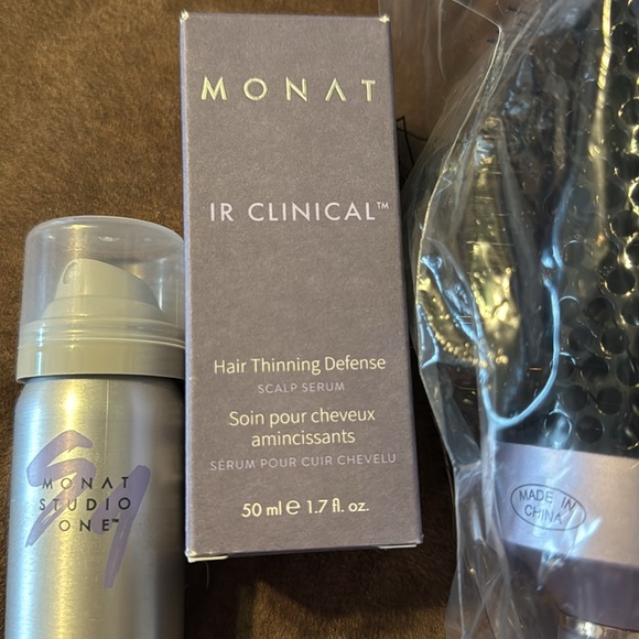 Monat Brush set, IR Clinical Serum and Dry Texturizing Spray Bundle - Picture 3 of 4